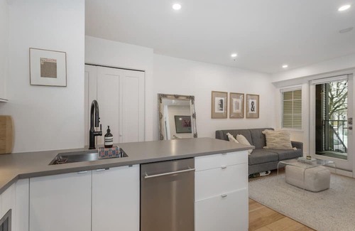 Grandview-Woodland Condominio | D20 - Modern urban living