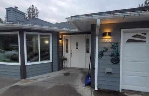 Okanagan-Similkameen Apartamento | Fully accessible 3 bed 2 bath entire suite!