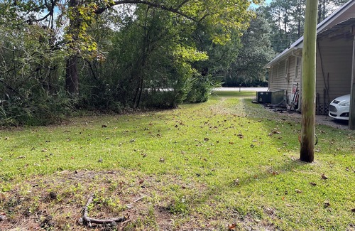 Pawleys Island Casa | Cute cottage in Pawleys with 2 queen beds and 2 full baths that allow pets!