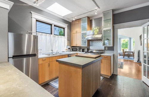 Minor Casa | Cozy Bungalow in Capitol Hill