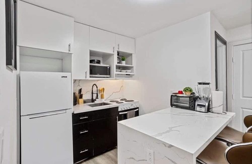 South Central Houston Apartamento | 2BD Spacious Retreat Free Parking, Gym, Near Downtown