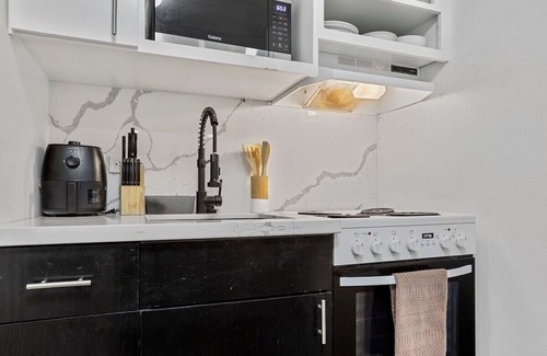 South Central Houston Apartamento | 2BD Spacious Retreat Free Parking, Gym, Near Downtown