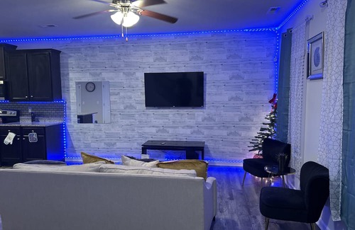 Union City Casa | Welcome To Your Home Away From Home ! Hosted by The Maeberrys! Metro Atlanta