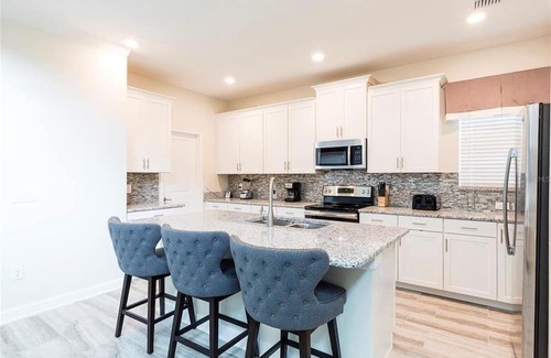 Davenport Casa | Spacious 5Bed Pool Home with Game Room-1577SW