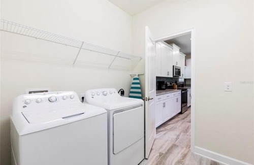 Davenport Casa | Spacious 5Bed Pool Home with Game Room-1577SW