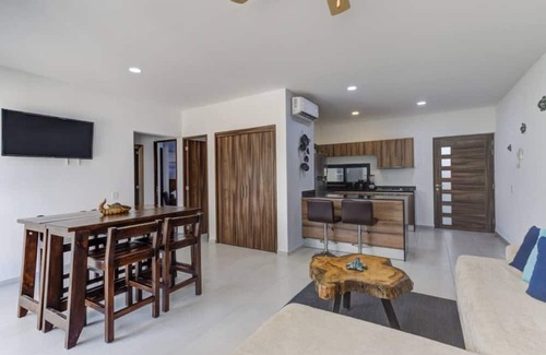 La Cruz de Huanacaxtle Condominio | Beautiful condo with pool!