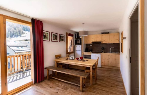 Les Orres Apartamento | Les Chalets De Bois Méan - A - Beautiful mountain apartment in the Orres 1800