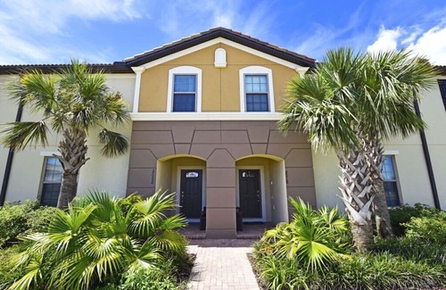 Bay Lake Casa | Gorgeous 4Bd TH Pool Windsor at Westside-2018WW
