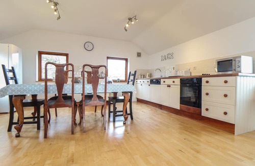 Coverack Casa | LITTLE FERNLEIGH, family friendly, with a garden in Coverack