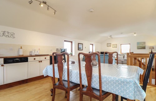 Coverack Casa | LITTLE FERNLEIGH, family friendly, with a garden in Coverack