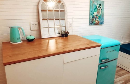 Fruitville Cabina | Gypsy Mermaid Caravan Tiny House Glamping!