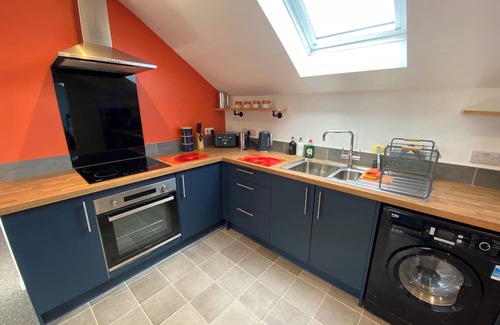 Longtown Apartamento | Cosy modern apartment with private hot tub, family friendly, hiking trails.