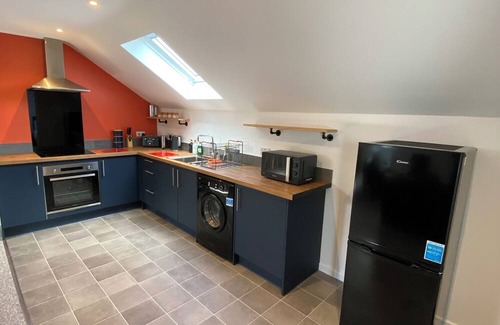 Longtown Apartamento | Cosy modern apartment with private hot tub, family friendly, hiking trails.
