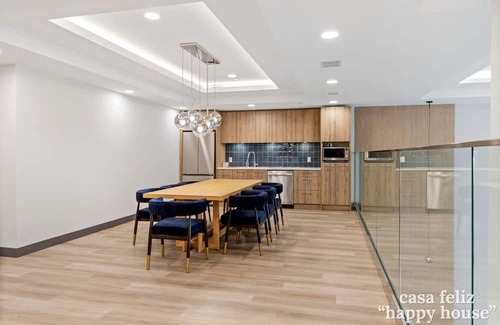 South Pandosy Apartamento | Lakeside Retreat w/Rooftop Pool, Hot Tub, Firepits & BBQs – 10 min to Downtown