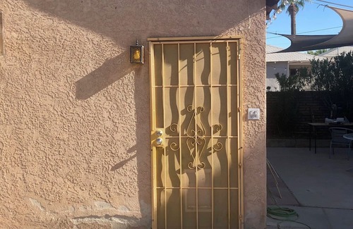 Yuma Townsite Casa | Pet-Friendly, Charming bungalow with WiFi and AC in sunny Yuma
