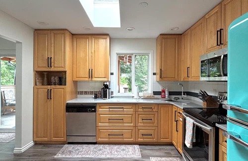 Garibaldi Highlands Casa | Trailhead Haven | Mountain view 3 bedroom home