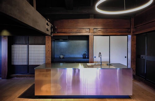 Ikeda Casa | Spend a relaxing time with your loved one in a 120-year-old farmhouse. Enjoy the lovely satoyama time watching the ears of rice swaying in the wind, listening to birds singing, and looking up at the starry sky!