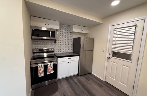 St. Petersburg - Clearwater Casa | Charming 2-bedroom Bungalow with WiFi, AC in close to downtown St. Petersburg