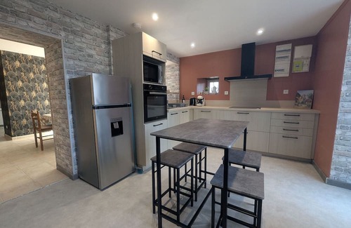 Orges Cabaña | Riverside cottage in Orges for 8 guests