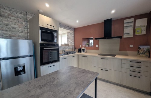 Orges Cabaña | Riverside cottage in Orges for 8 guests