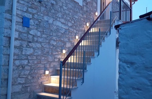 Trikeri Apartamento | Charming 1-bedroom apartment in wonderful Ag.Kiriaki Trikeri Volos with WiFi, AC