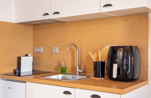 Trikeri Apartamento | Charming 1-bedroom apartment in wonderful Ag.Kiriaki Trikeri Volos with WiFi, AC