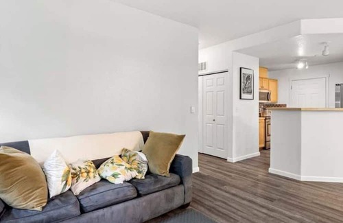 Neighbors Southwest Condominio | Peaceful condo in Beaverton