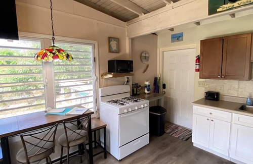Estate Saint Quaco and Zimmerman Cabaña | Charming 1-bedroom cottage with WiFi and AC in delightful St John