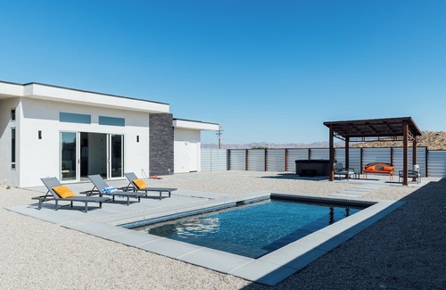 Joshua Tree Casa | Escape to Bonair — A Stylist Desert Oasis in Joshua Tree with Pool & Spa