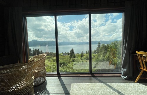 Fiskabygd Cabina | Stunning fiord panorama view off-grid forest cabin
