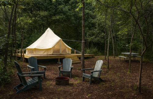 Boss Apartamento | Private Stargazing Tent Maple Haven – Peaceful Glamping with Fire Pit & Open Skies