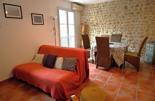 Tulette Casa | Guest House 'Chambre D'hôte 2 - Romarin' with Mountain View, Wi-Fi and Air Conditioning