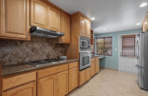 Bay Park Casa | House on the Hill