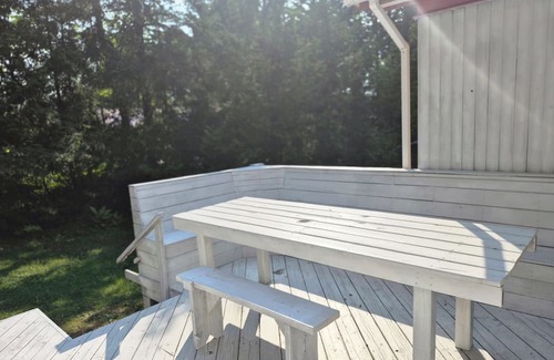 Saint-Gabriel Chalet De Esquí | Beautiful & Peaceful 4-Bedroom Chalet – 1 Min Walk to Beach & Restaurants!