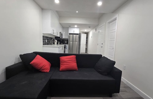 Northwest Edmonton Casa | Modern Cozy 1-Bed Basement Apartment Suite | Private Entry & All Essentials