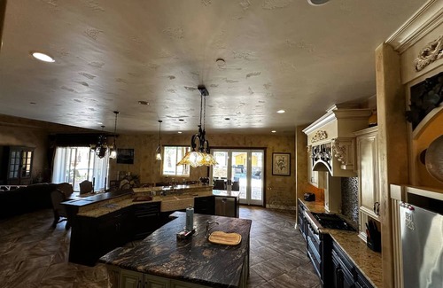 Lakeport Casa | Spacious 6-bedroom Tuscan style on 18 acres in Lakeport with WiFi, Pool, Gated