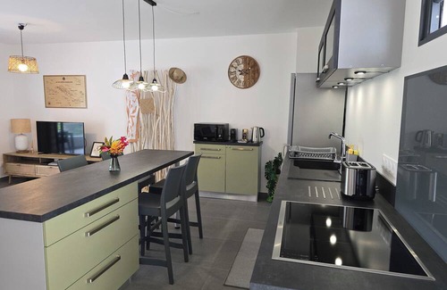 Papeete Condominio | Ateatea apartment, on the heights of the Papeete - 2 bdr - A/C - WiFi -pool