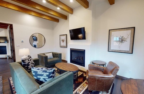 Historic Eastside Casa | Delgado C-1: Just one block from Canyon Road!