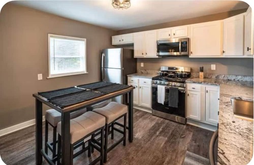 South Side Slopes Apartamento | Modern 2-br apartment in Southside Flats PGH. Free WIFI, Free Coffee, Free Wine