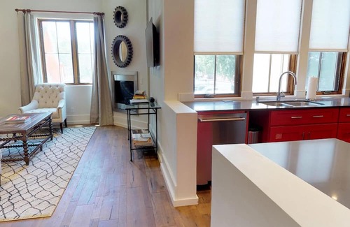 Downtown Santa Fe Condominio | The Lincoln 201, 2 Bed / 2, Bath Luxury Loft Style Condo