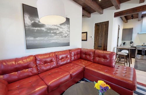 Historic Eastside Casa | Delgado C-4: One block from Canyon Road!