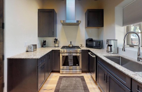 Historic Eastside Casa | Delgado C-4: One block from Canyon Road!