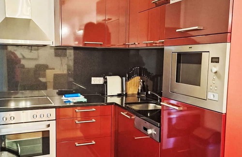 Rauris Apartamento | Acogedor apartamento para 4 personas con WIFI, piscina, TV, terraza y aparcamiento