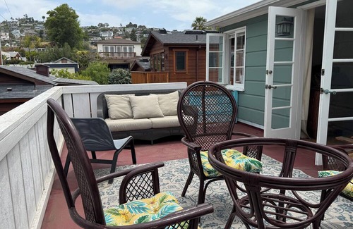 Laguna Beach Apartamento | 1 bedroom apartment, views, private deck, beach-close, unit is entire 2nd floor.
