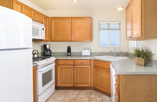 Marina Complejo | Charming 2BDRM, Fireplace, W/D, SPA, Pool, hot tub, on OCEAN with beach access