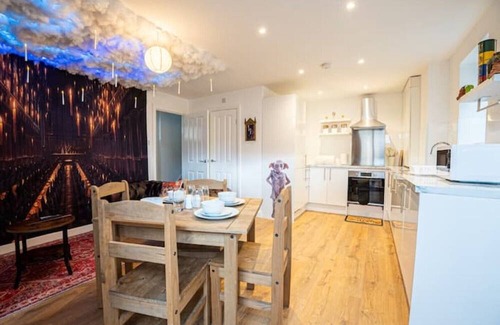 Watford Apartamento | Harry Potter House - Free On Street Parking - Self Check In - Sleeps up to 6