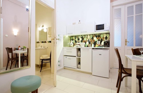 Ujlipotvaros Apartamento | Charming Family Stay with River View, Walk to Margaret Island