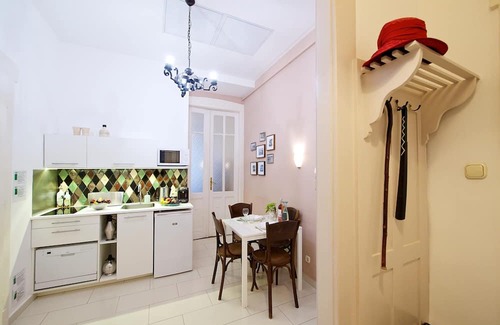 Ujlipotvaros Apartamento | Charming Family Stay with River View, Walk to Margaret Island