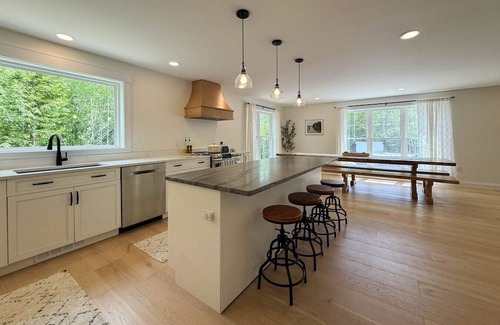 Center Conway Casa | Hemlock Hideaway | 4500 ft.² New Build w/ Hot Tub