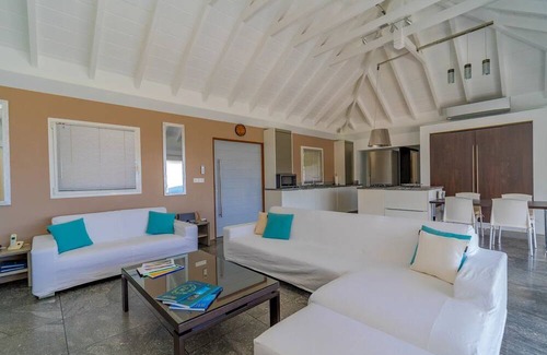 Saint-Jean Villa | Amazing Villa With Views Over the Bay